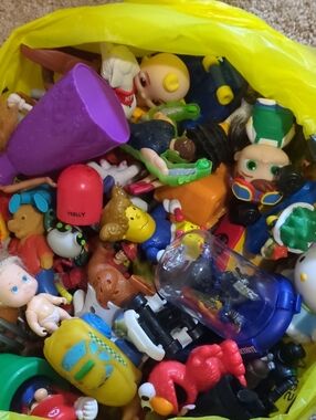 Surprise Bag 4 Pounds Of Miscellaneous Toys